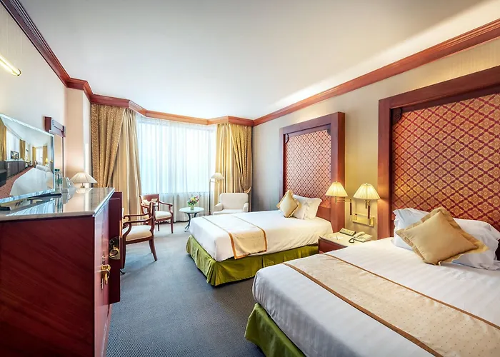 Hotel Ramada By Wyndham Chaophya Park 4*