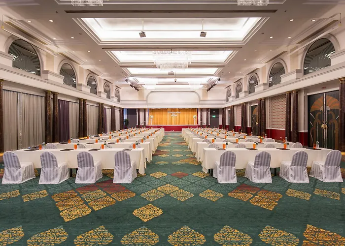 Hotel Ramada By Wyndham Chaophya Park 4*