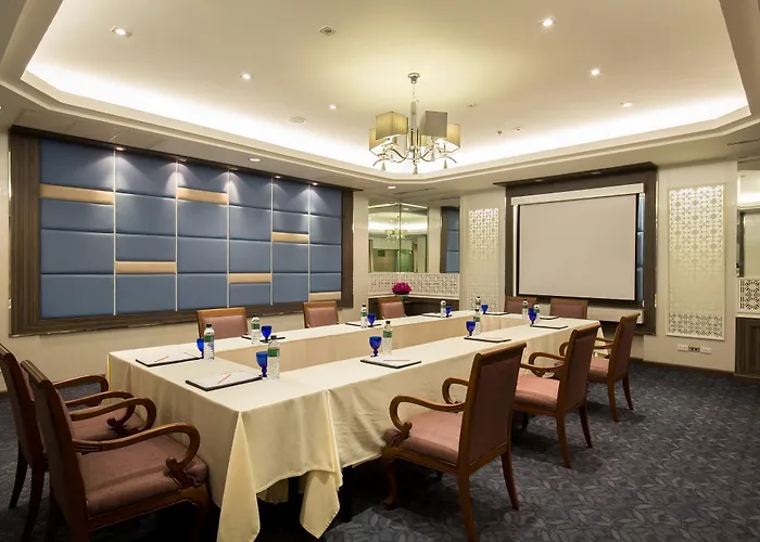 Ramada By Wyndham Chaophya Park Hotel 4*