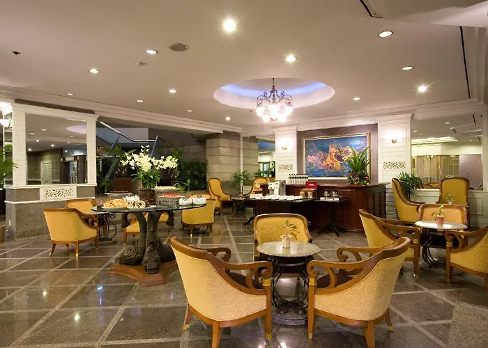 Ramada By Wyndham Chaophya Park 4*