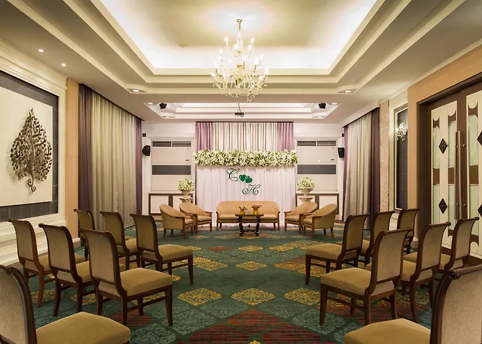 Ramada By Wyndham Chaophya Park Bangkok