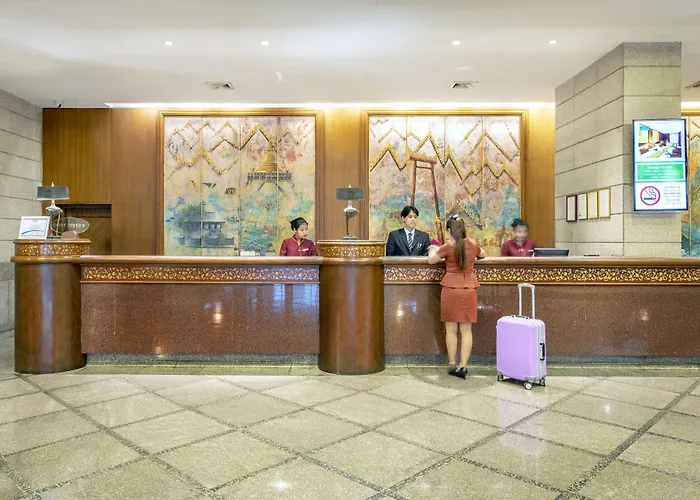 Ramada By Wyndham Chaophya Park فندق 4*
