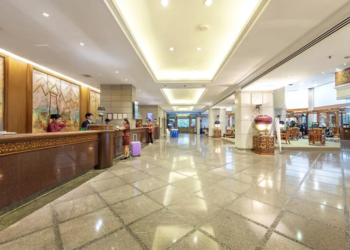 Ramada By Wyndham Chaophya Park 4*