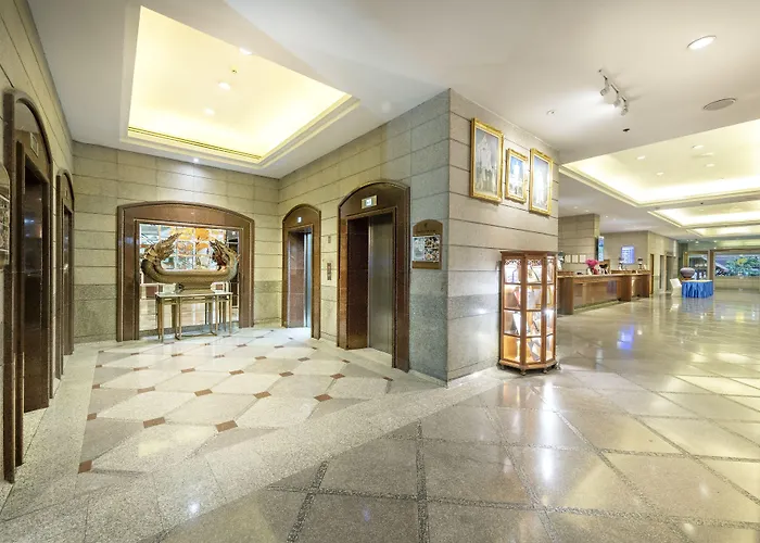 Ramada By Wyndham Chaophya Park