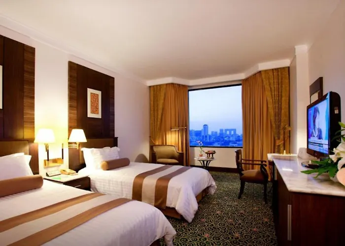 Ramada By Wyndham Chaophya Park Hotel 4*