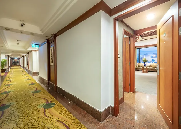 Ramada By Wyndham Chaophya Park Hotel Bangkok
