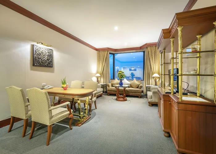 Ramada By Wyndham Chaophya Park Hotel 4*