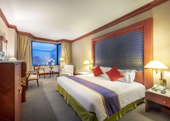 Ramada By Wyndham Chaophya Park Hotel