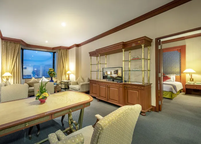 Ramada By Wyndham Chaophya Park Hotel
