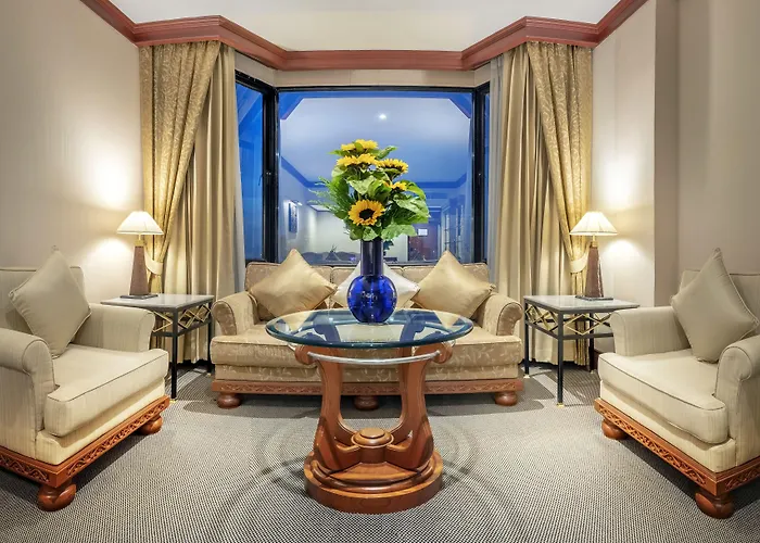 Ramada By Wyndham Chaophya Park Hotel