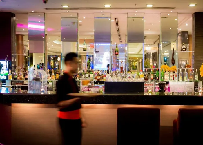 Hotel Ramada By Wyndham Chaophya Park Bangkok