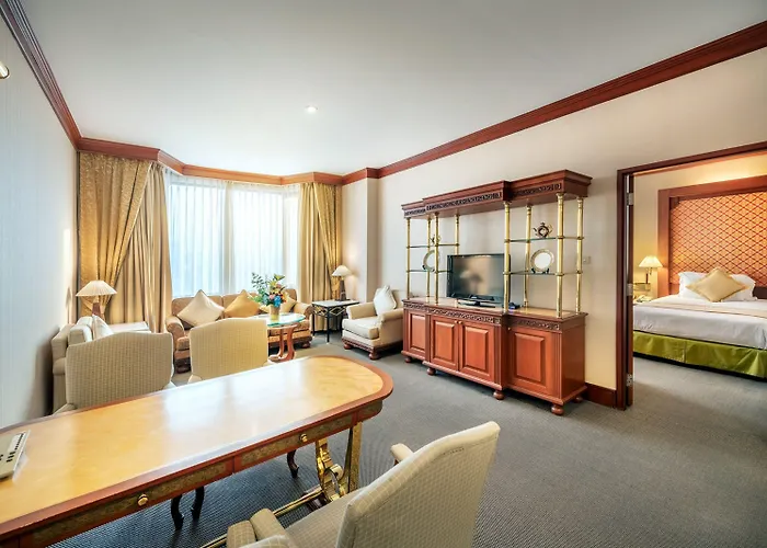 Ramada By Wyndham Chaophya Park Hotel