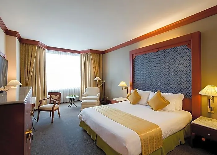 Hotel Ramada By Wyndham Chaophya Park 4*