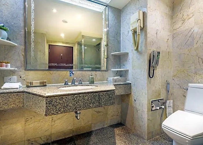 Ramada By Wyndham Chaophya Park Hotel 4*