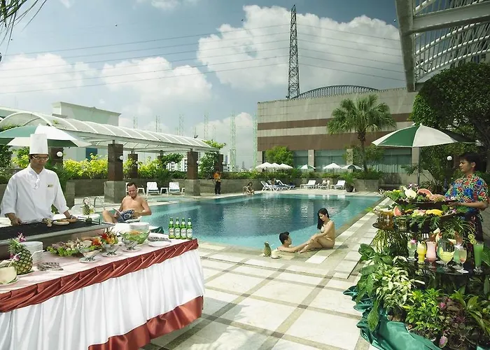 Hotel Ramada By Wyndham Chaophya Park 4*
