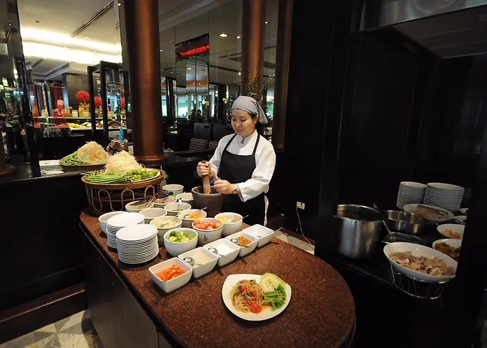 Ramada By Wyndham Chaophya Park Hotel
