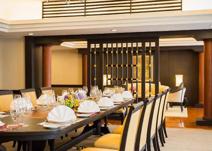 Ramada By Wyndham Chaophya Park