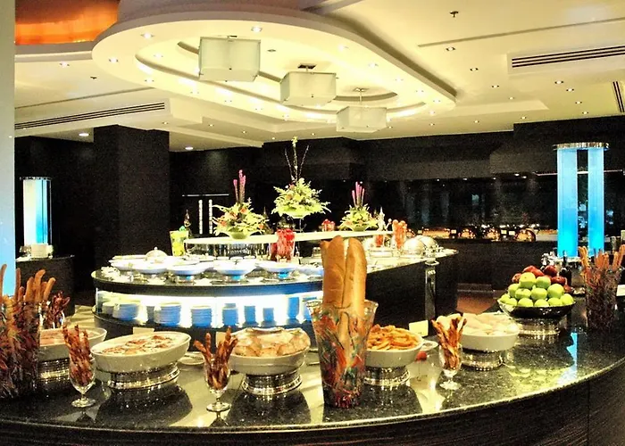 Ramada By Wyndham Chaophya Park Hotel Bangkok