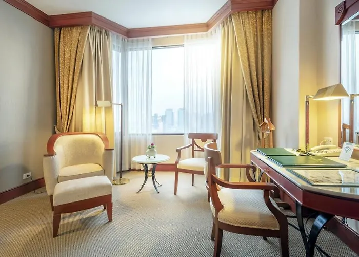 Hotel Ramada By Wyndham Chaophya Park 4*