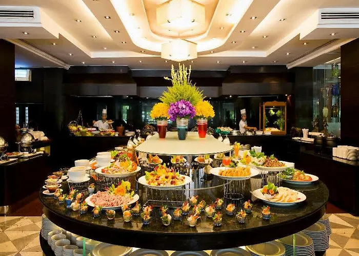 Ramada By Wyndham Chaophya Park Hotel Bangkok