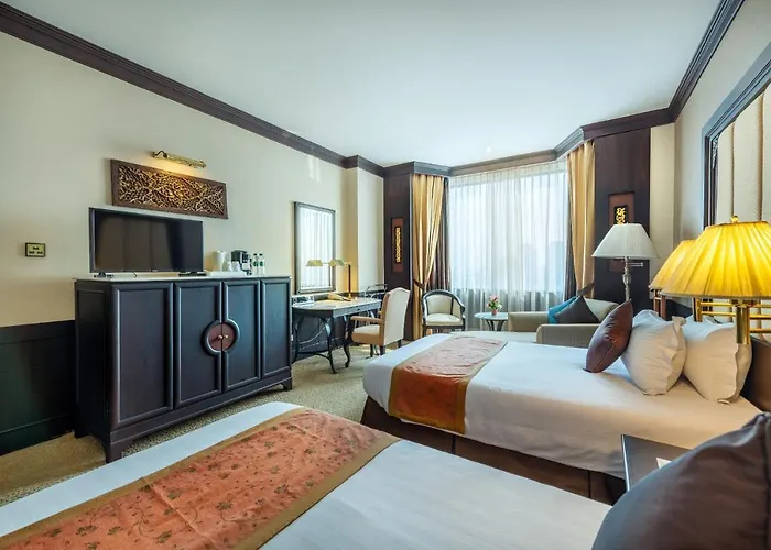 Ramada By Wyndham Chaophya Park